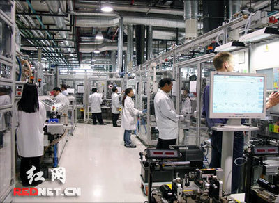 先進(jìn)制造業(yè)中的電子產(chǎn)品技術(shù)研發(fā) 驅(qū)動未來產(chǎn)業(yè)升級的核心引擎